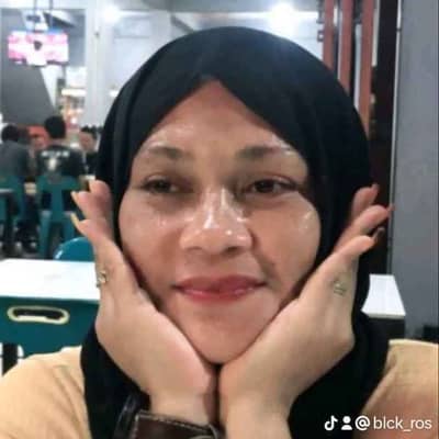 yusrika sari